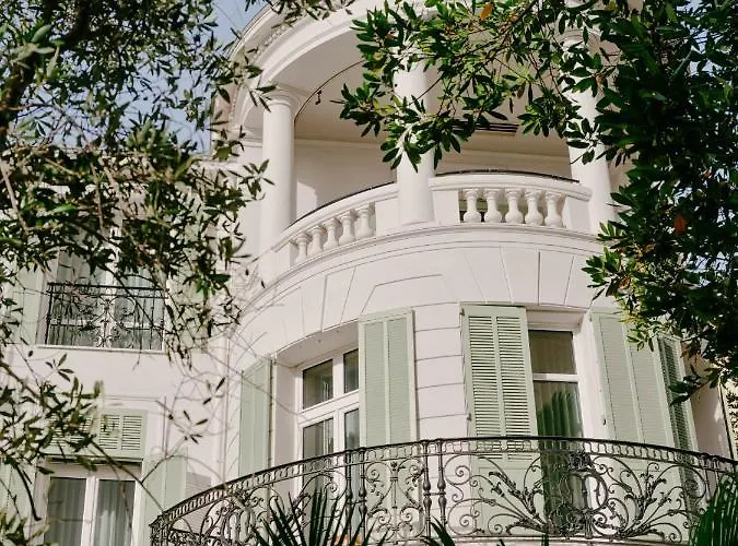 & Belle Отель 5*